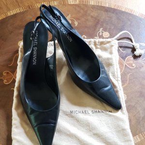 Black Pumps